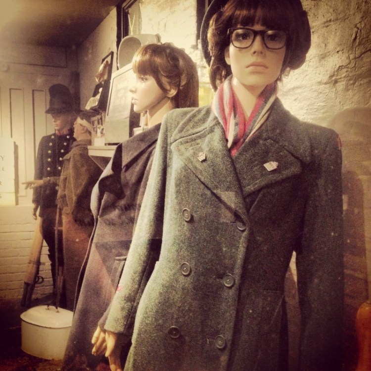 Mannequins at The Home Front Exhibit, Newhaven Fort mannequins-dressed-in-wartime-clothes