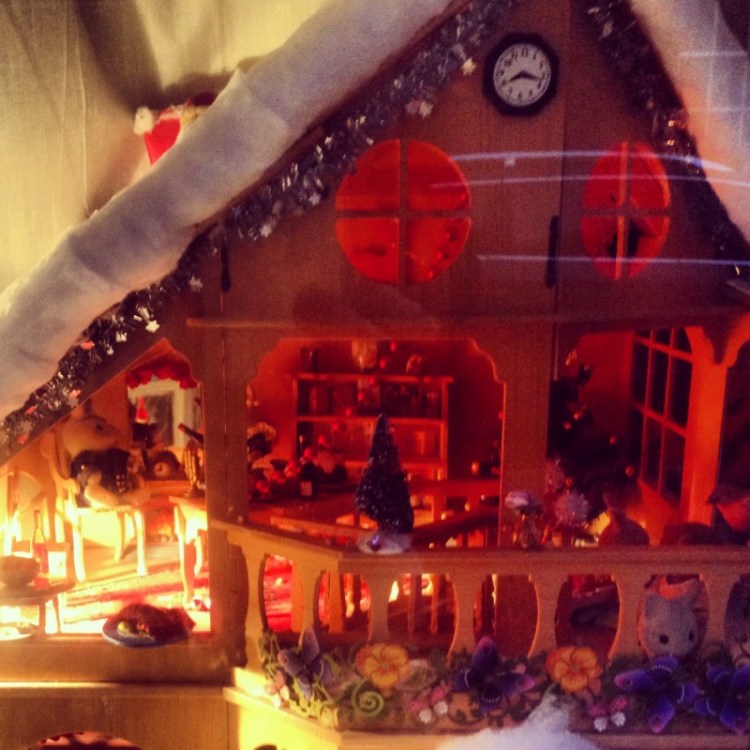 christmas-dollhouse