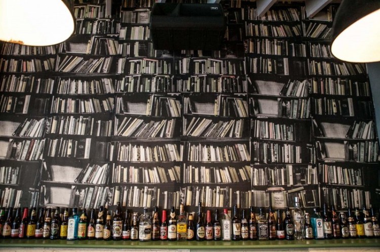 tromp-loeil-wallpaper