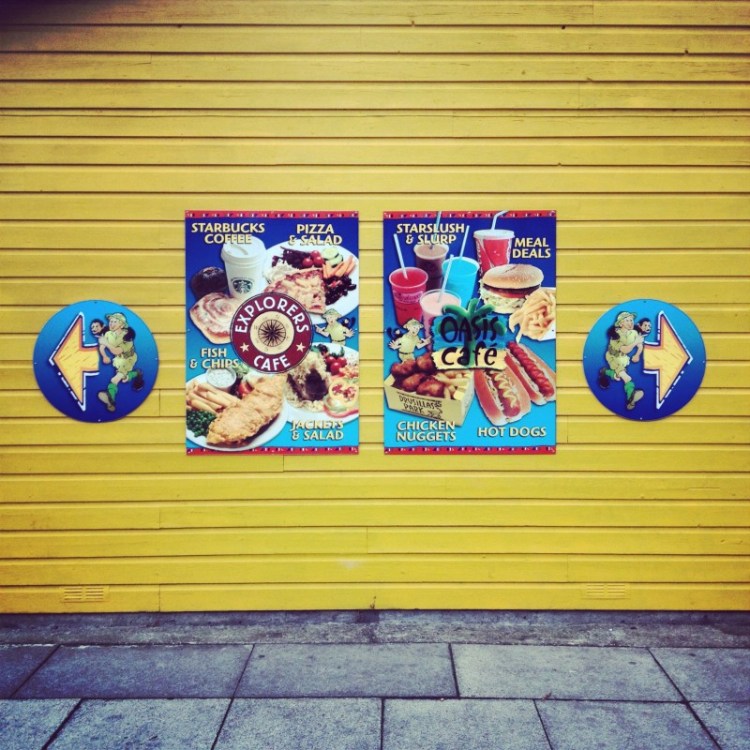 food-signage-at-theme-park